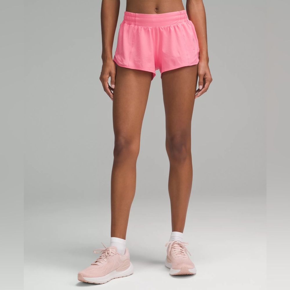 NWT Lululemon Hotty Hot Low-Rise Lined Short 2.5" Sakura Pink Size 10 - Picture 2 of 6
